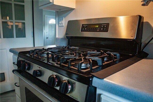 Photo - 2310 Poplar Springs Dr NE