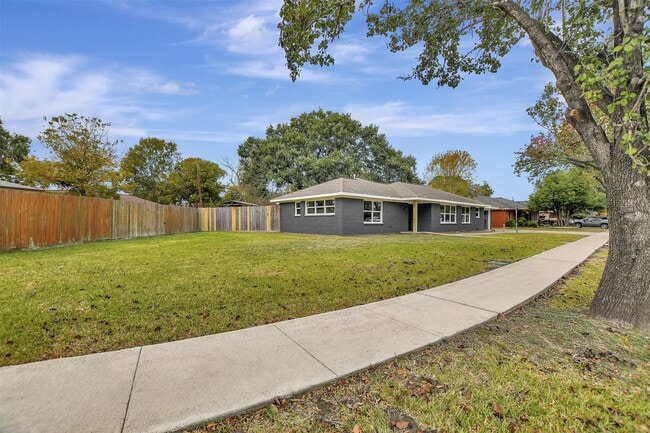 Photo - 1914 Monroe Dr