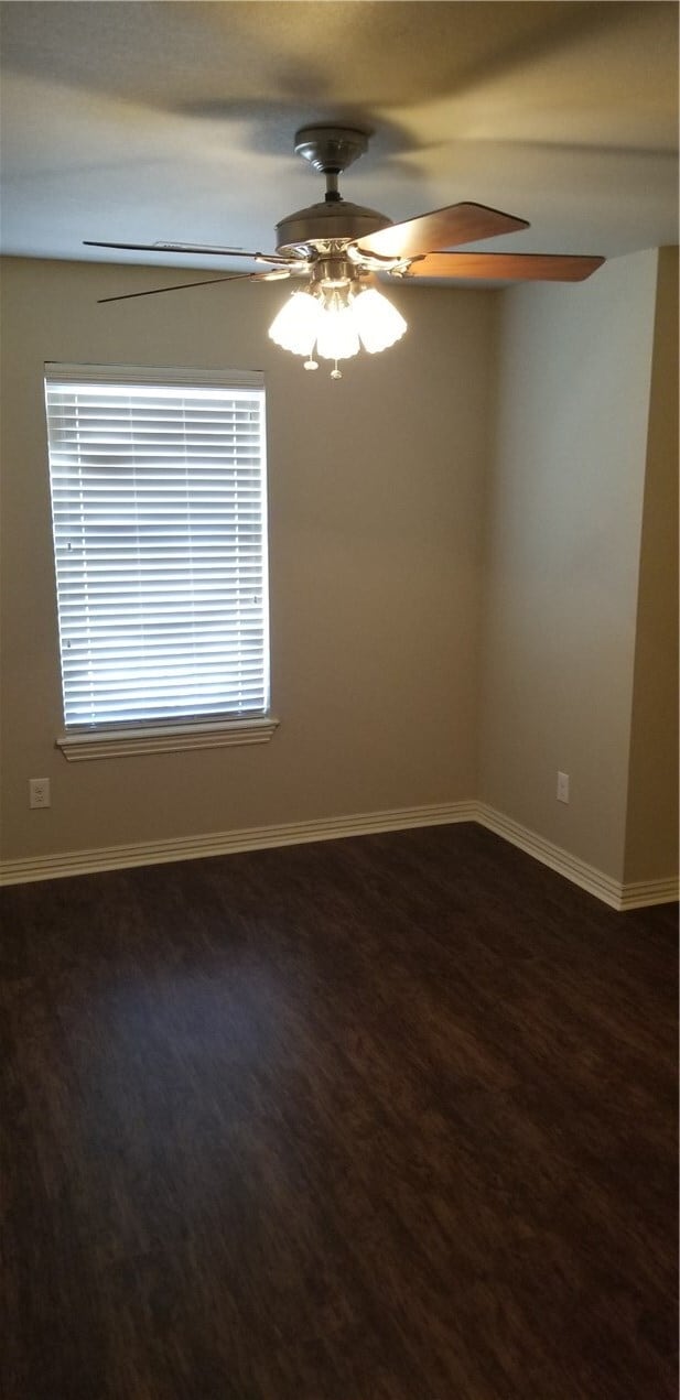 Photo - 631 N Longfellow Ln
