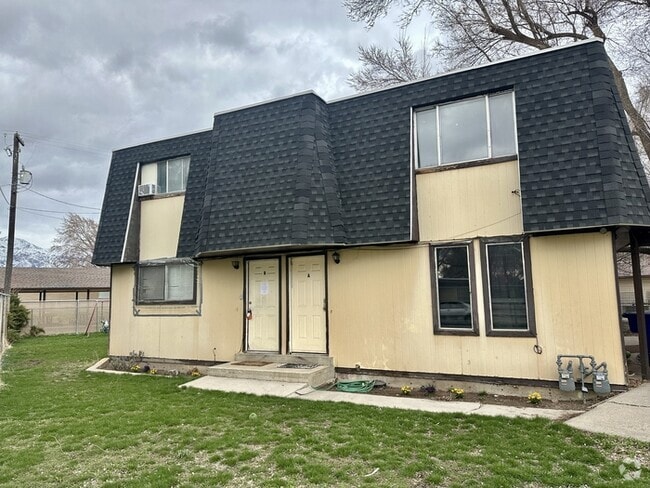 Building Photo - 814 15th St Rental