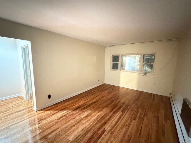 Photo - 3834 Amundson Ave