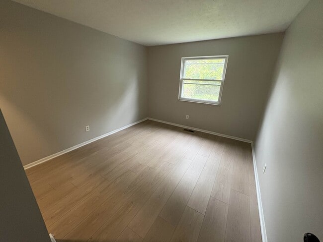 Photo - 2526 Queenswood Dr