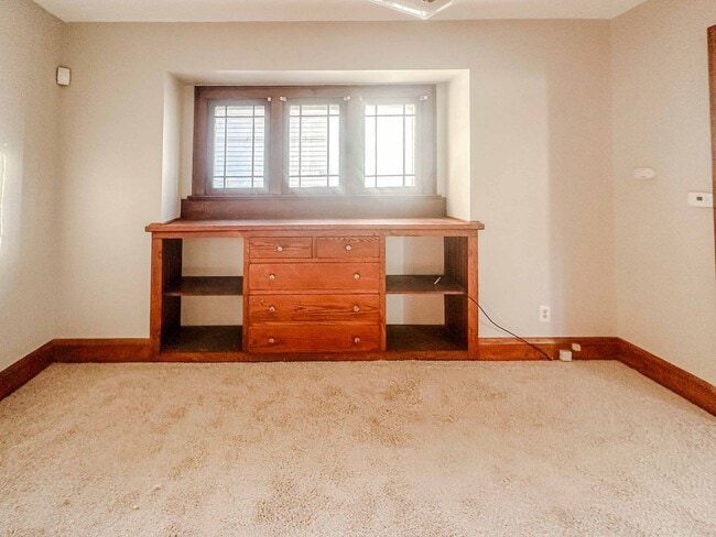 Photo - Very well maintained three bedroom house w...