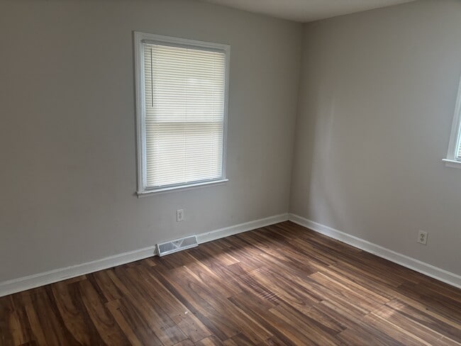 Photo - 3048 Marigold Ln