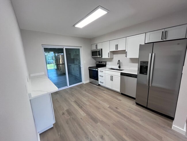 Photo - 1610 Triangle Ave