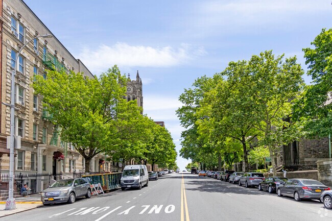 Context - 539 W 155th St