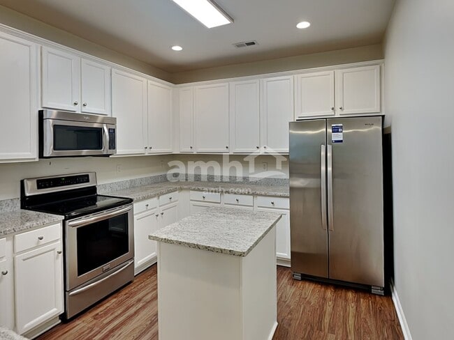 Photo - 107 Fleishhacker Pl