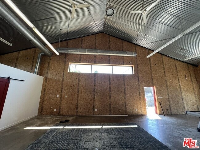 Building Photo - 1875 Blake Ave Rental
