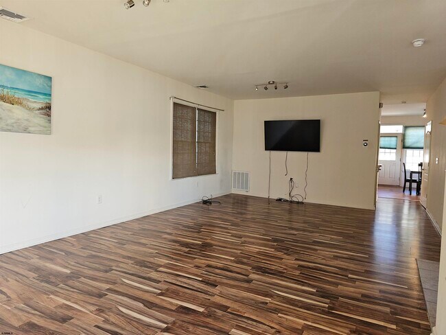 Photo - 101 Adriatic Ave