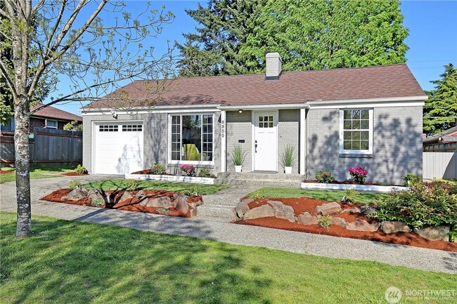 Building Photo - 2bd/1ba Seattle Home