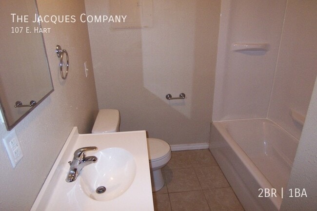 Photo - 107 E. Hart-