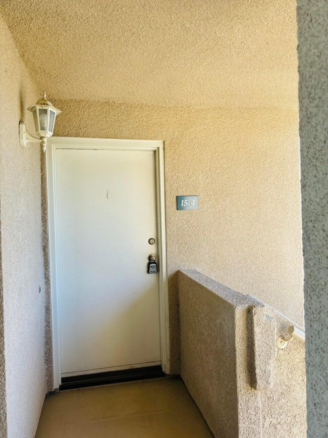 Building Photo - 74800 Sheryl Ave Unit 15-4 Rental