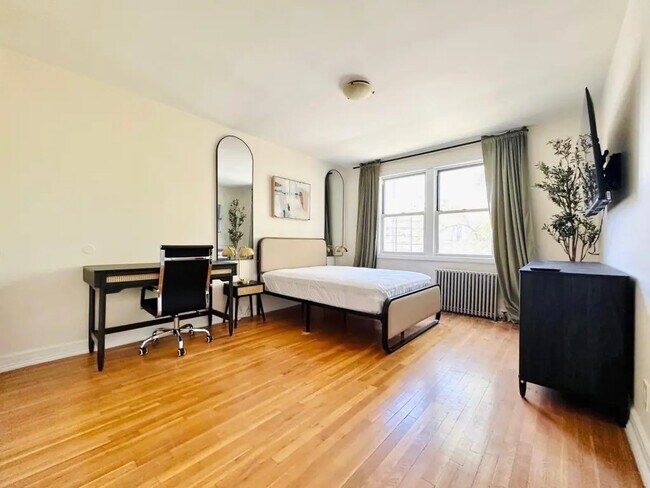 Photo - Furnished room/NOT APARTMENT Unit 4