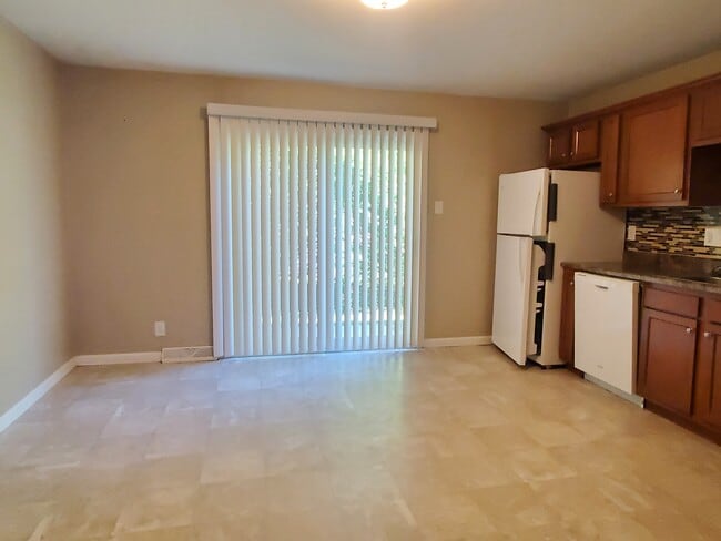 Photo - 5526 Humbert Rd