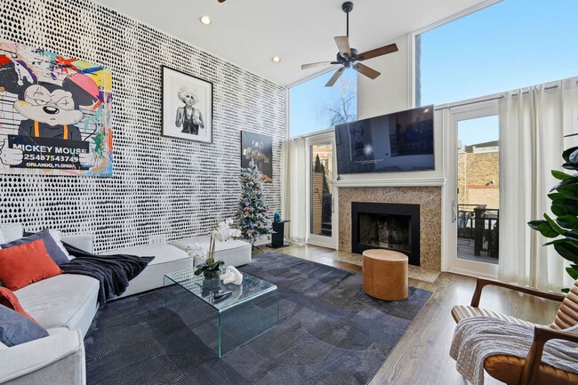 Photo - 657 N Carpenter St Unit ID1381285P