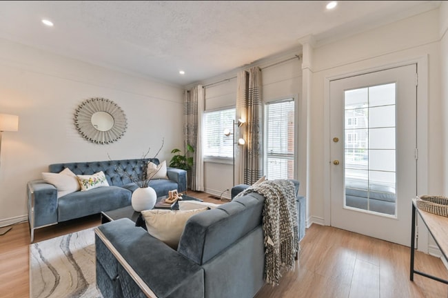 Photo - 406 Nairn Ave