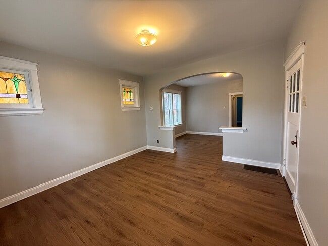 Building Photo - 4658 Delor St Unit 1E Rental