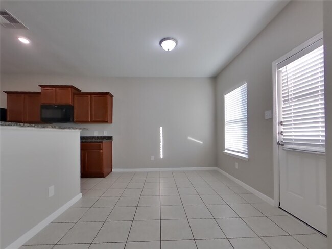 Photo - 916 American Monarch Dr