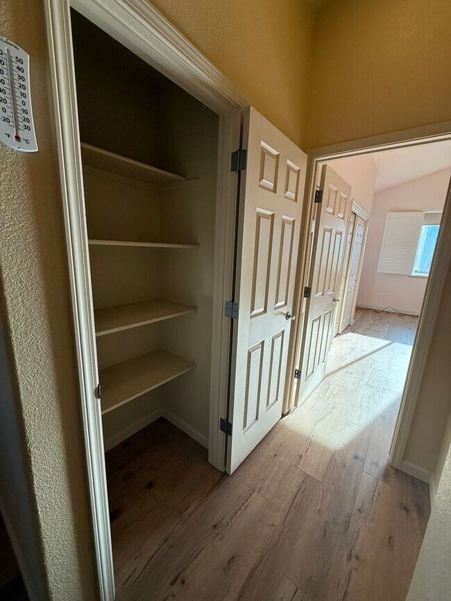 Photo - Modern Two–Primary Suite Townhome w/ 2-Car Garage in Sparks