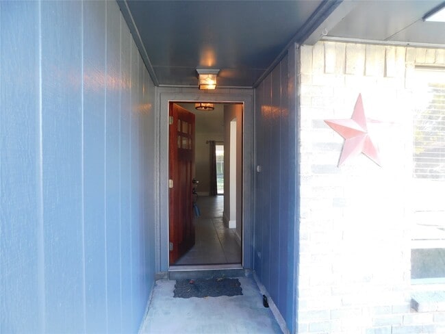 Photo - 3014 Windemere Dr