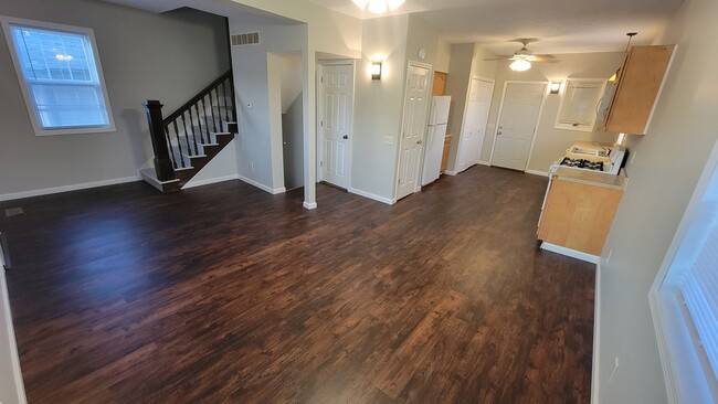 Building Photo - 3 bed, 2 bath HOUSE for RENT