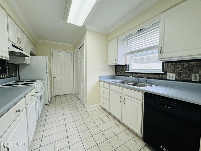 Photo - 5308 Lance St