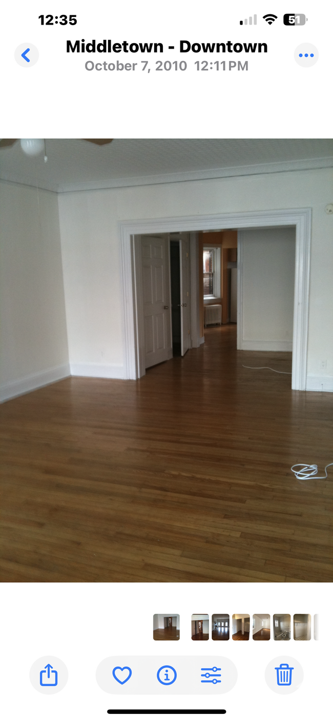 Building Photo - 10 W Main St Unit BEAUTIFUL OPEN SPACE APT