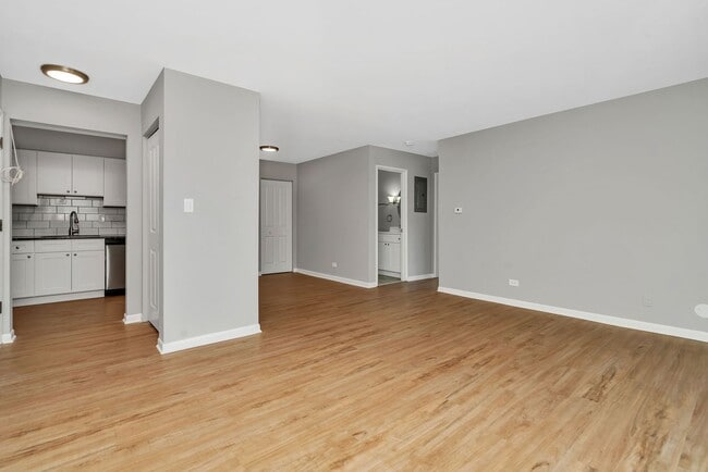 909-913 Plainfield Rd Apartments