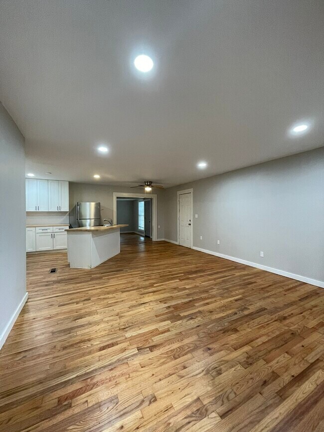 Photo - 611 Inglewood Dr