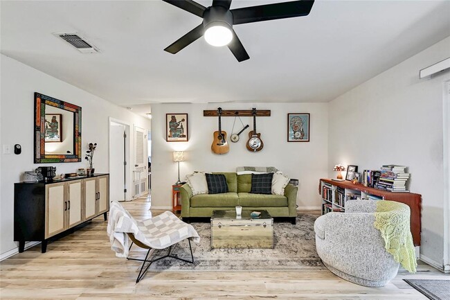 Photo - 9702 Oriole Dr