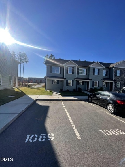 Photo - 1089 Peony Ln