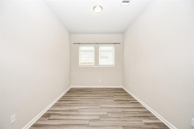 Photo - 2439 Lemon Grass Dr