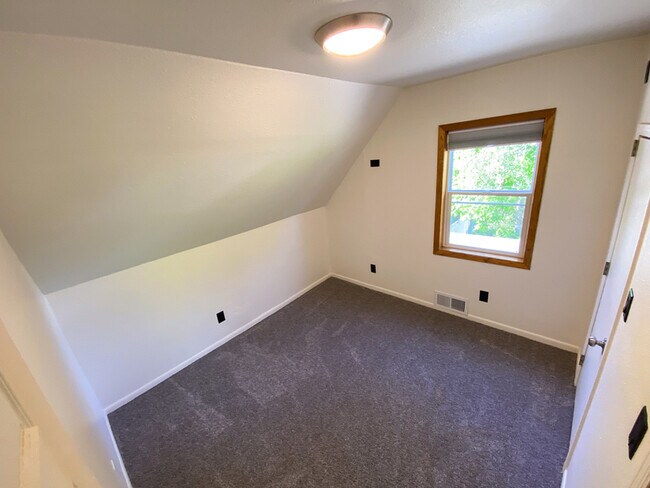 Photo - 1020 2nd Ave N