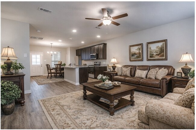 Photo - 3 bedroom 2 Bath home Move In Ready