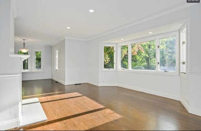 Photo - 109 Taft Crescent