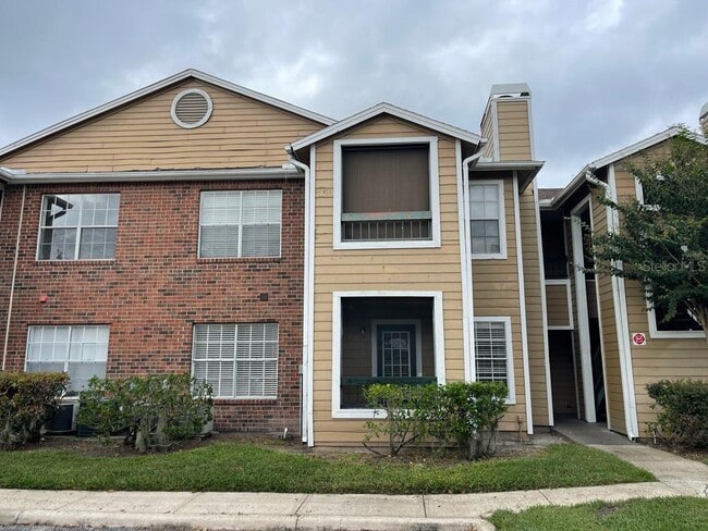 Building Photo - 4401 Thornbriar Ln Unit 204