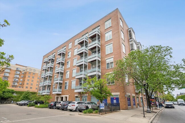 Building Photo - 949 W Madison St Unit 406