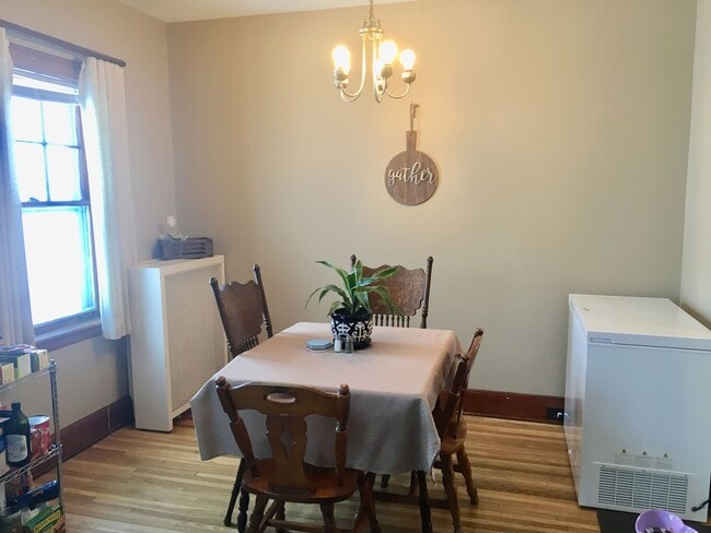 Photo - 908 E 4th St Unit 1