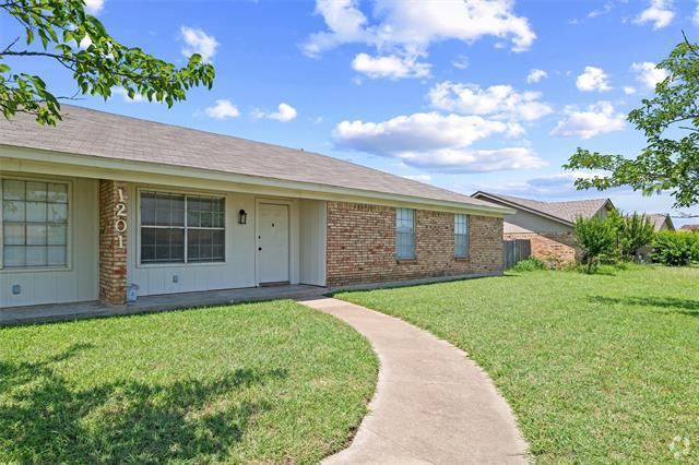 Building Photo - 1201 N Nolan River Rd Rental