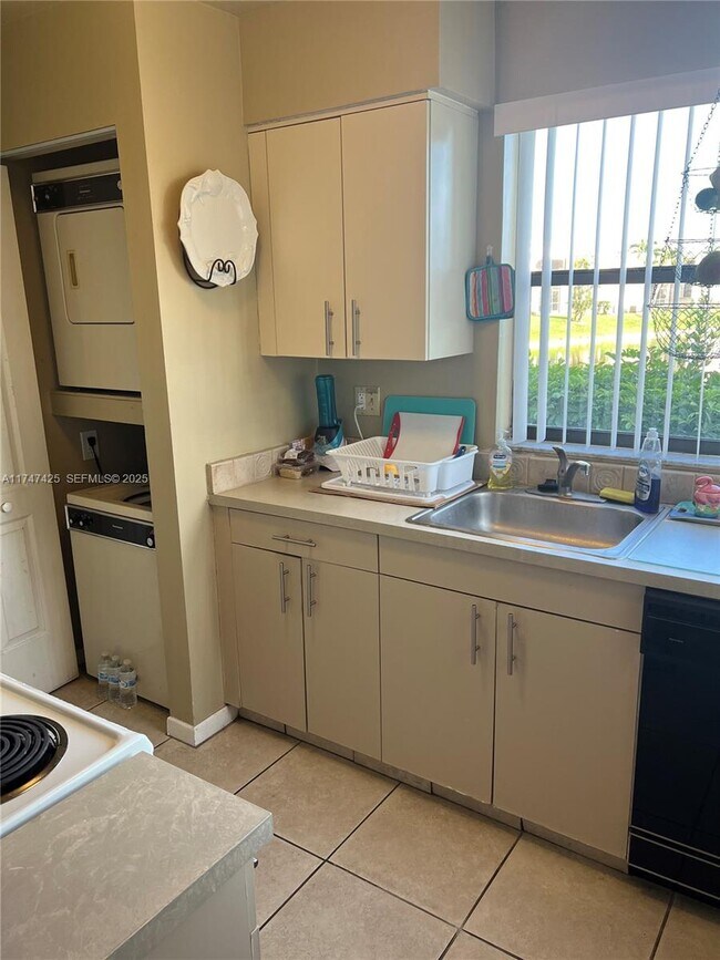 Photo - 980 Constitution Dr Unidad 980J