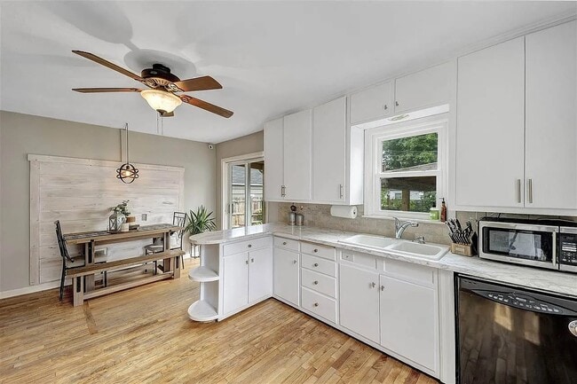 Photo - 524 La Plant St