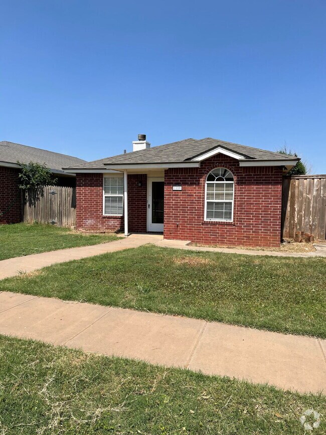 Building Photo - Cute 2 bed/2 bath/2 car garage in a great ... Rental