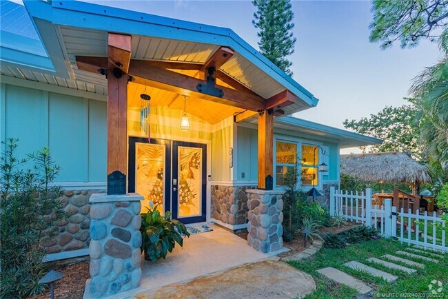 Building Photo - 3088 SW Cedar Trail Rental