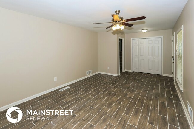 Photo - 160 Allenwood Rd