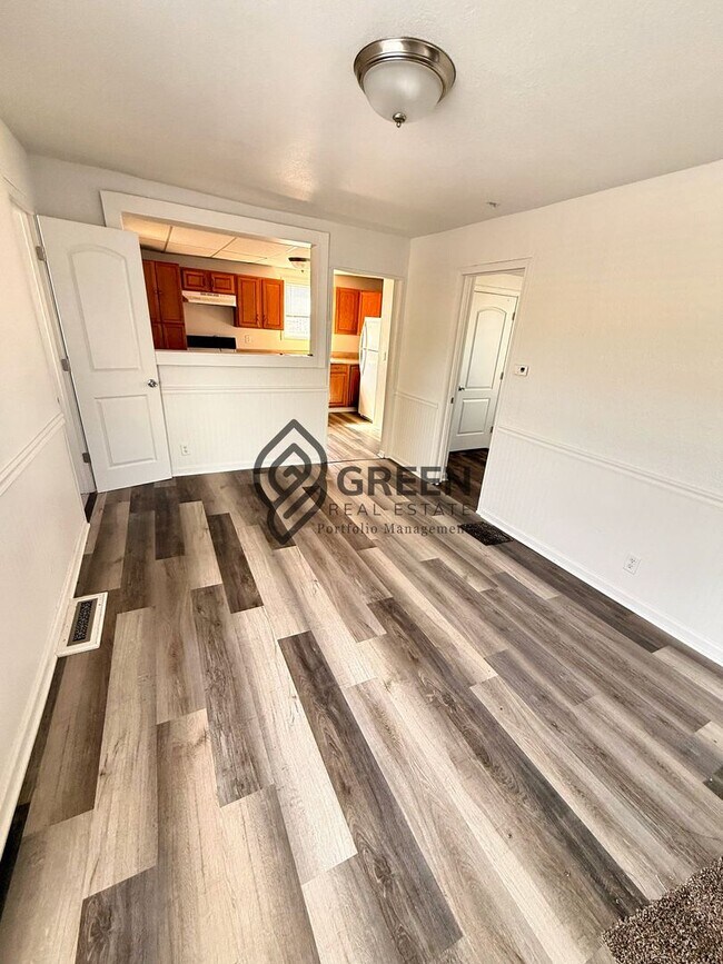 Photo - 3 Bedroom 2 Baths Home with Garage for rent in Kankakee