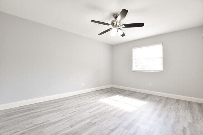 Photo - 3650 SW 20th Ave Unidad 12
