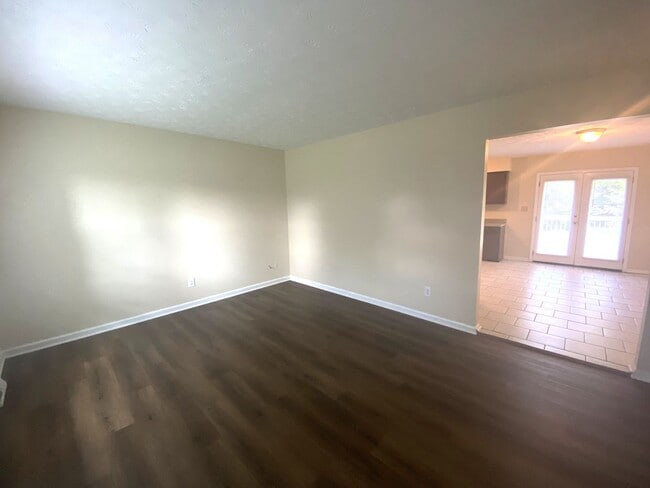 Photo - 1505 Kelly Cir