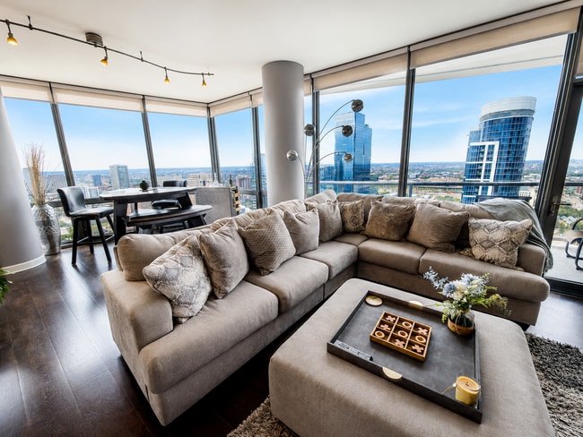 Photo - 1235 S Prairie Ave Unit 3305