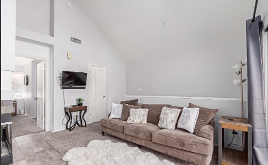 Photo - 1633 E Lakeside Dr