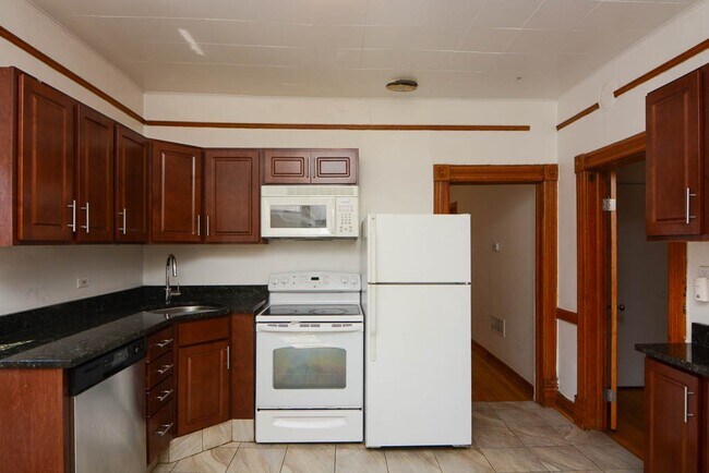 Photo - 2622 N Marshfield Ave Unit J03P
